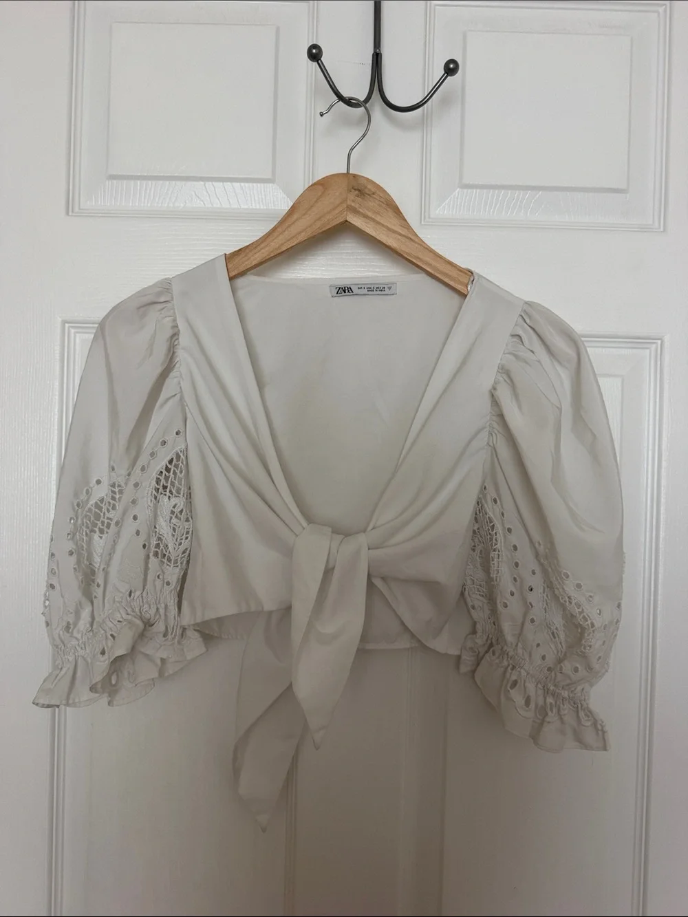 Zara White Eyelet Puff Sleeve Tie Front Crop Top Size Small